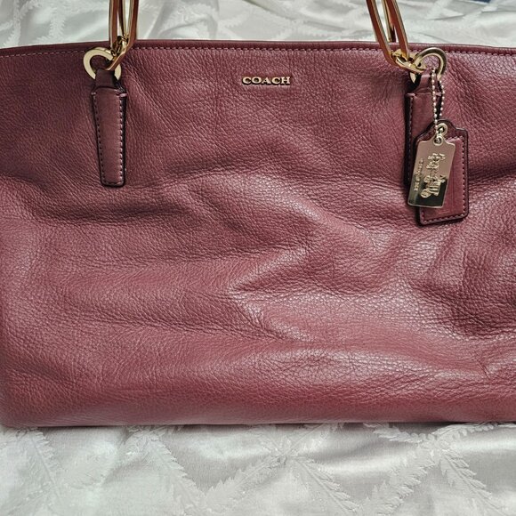 Coach Madison Leather East/West Tote! - Picture 8 of 11